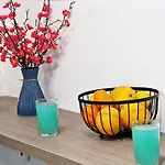 Parrots Paradise 100m From Finikoudes Beachfront * Larnaca