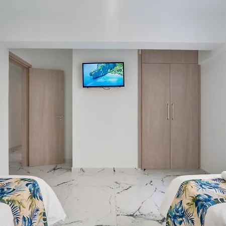Appartement Parrots Paradise 100m From Finikoudes Beachfront